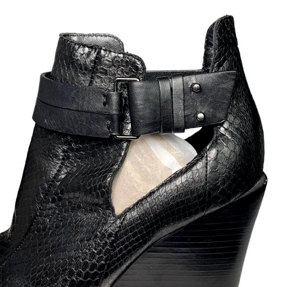 10 CROSBY DEREK LAM Vera Bootie in Black Matte Snake - Picture 9 of 10